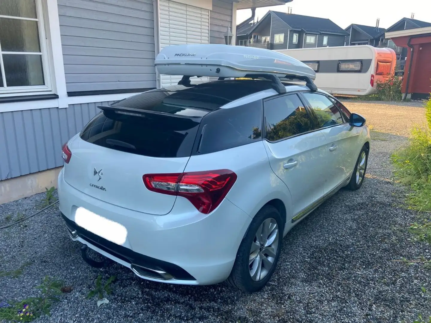 Citroen DS5 e-HDi 110 EGS6 Chic Weiß - 2