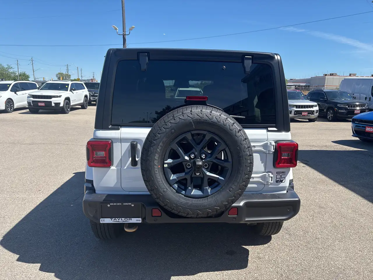 Jeep Wrangler снимка Jeep Wrangler