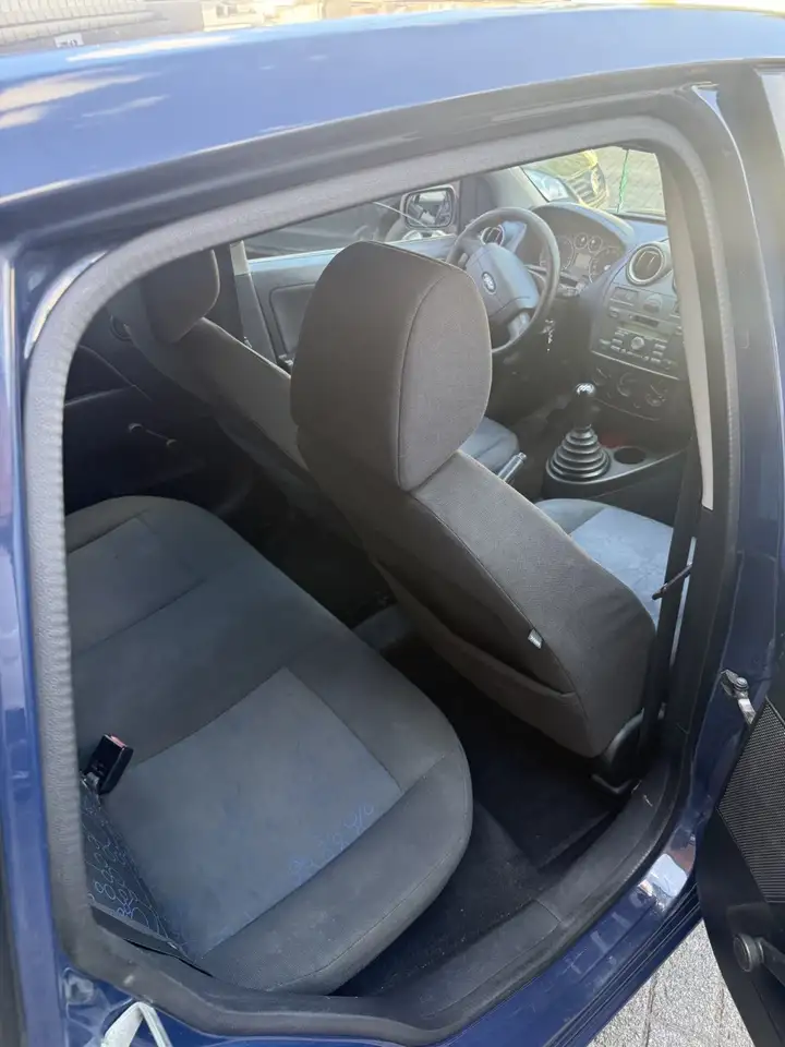 Ford Fiesta 5 portes — photo 3