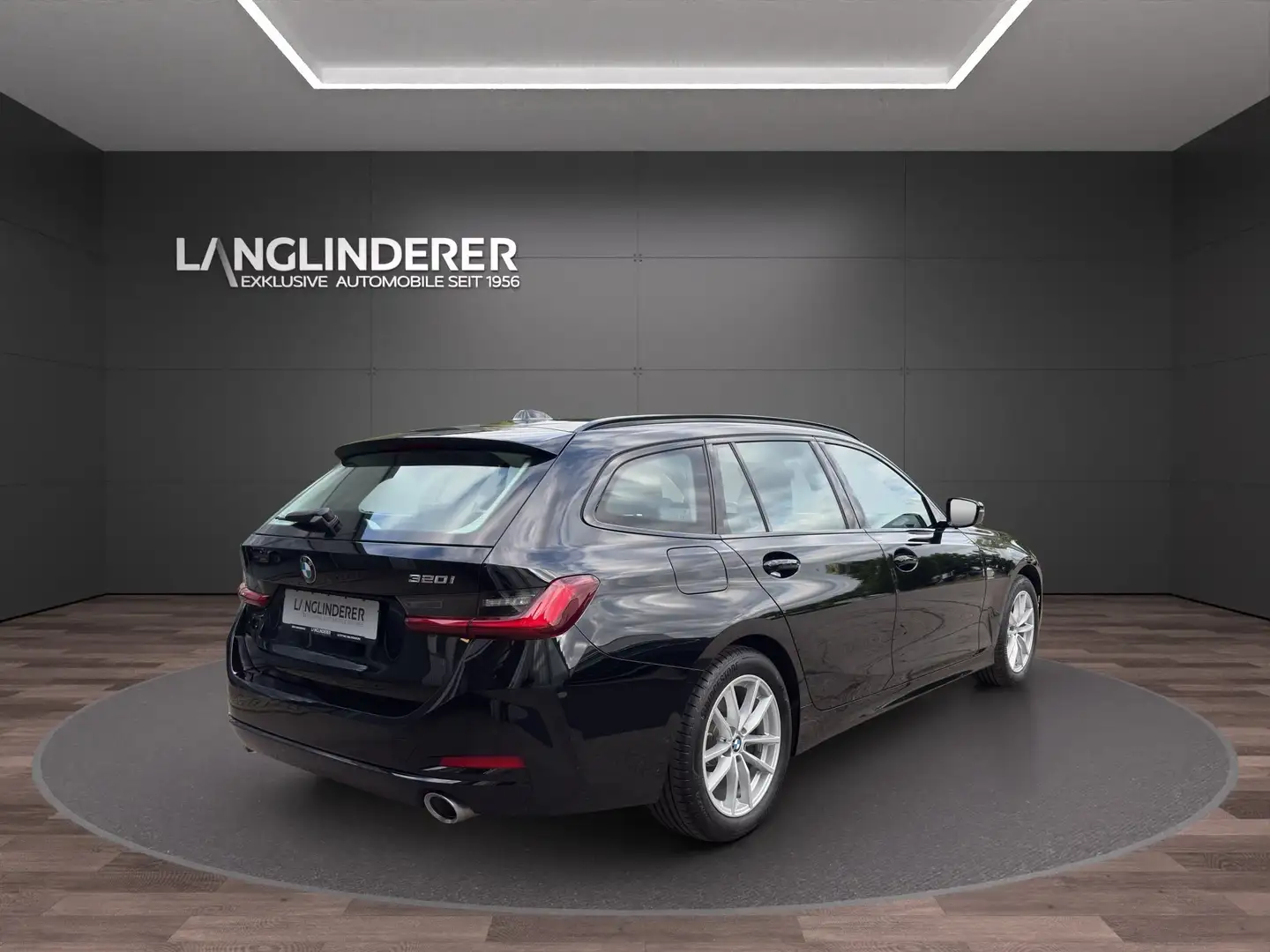 BMW 320 i  Touring NP 55.809,- Schwarz - 2
