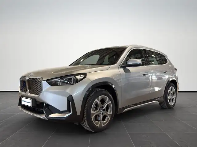 BMW iX1 edrive 20 X-Line