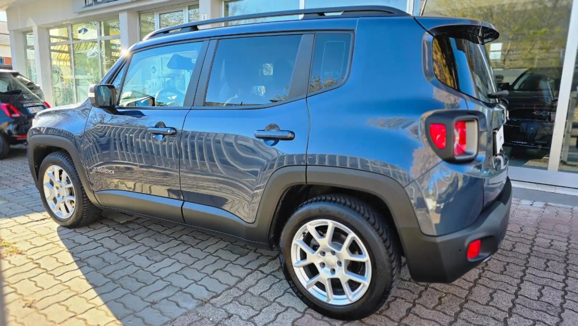 Jeep Renegade 1.3 t4 Limited 2wd 150cv ddct BURATTI PREMIUM Blauw - 2