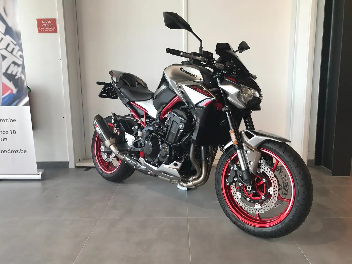 Kawasaki Z 900 Argent - 2