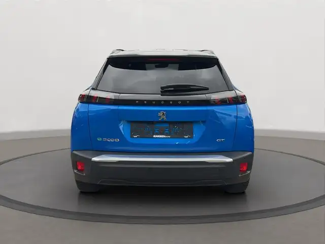 Peugeot E-2008 view 4
