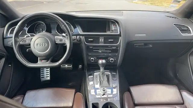 Audi RS5 view 11