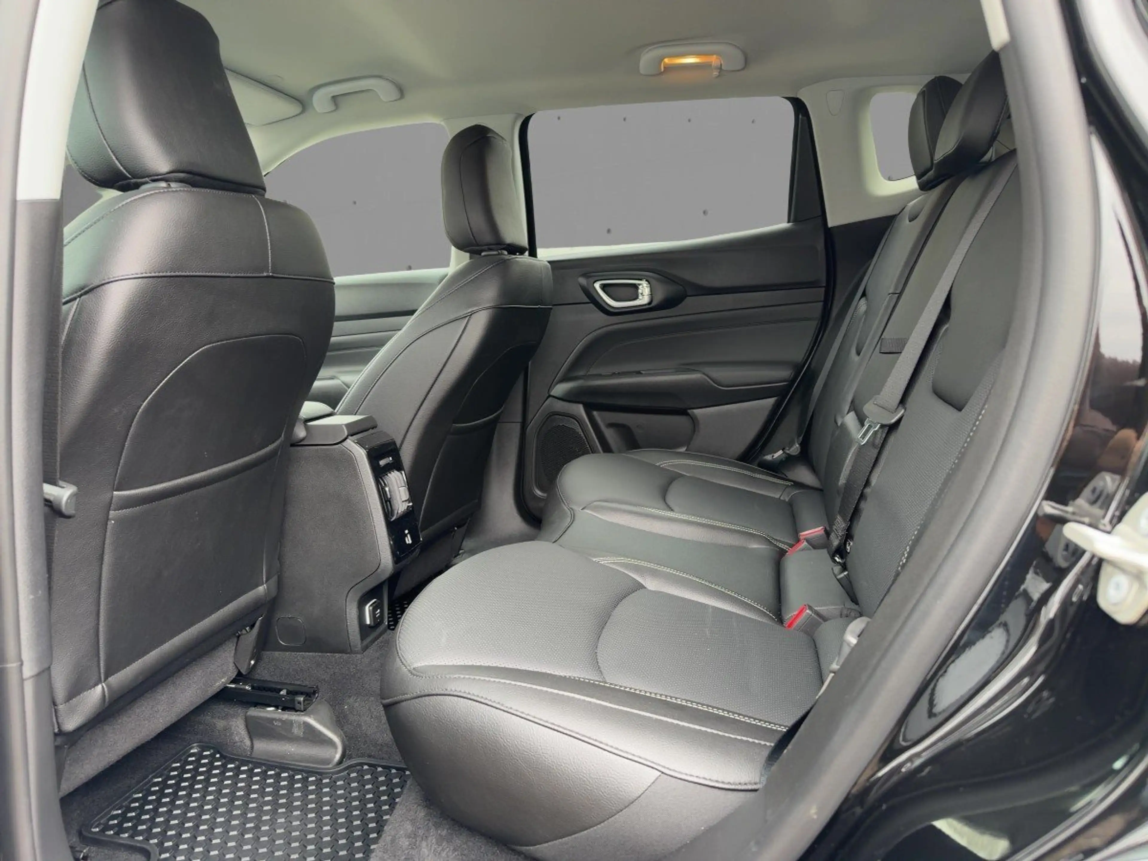 Jeep Compass 1.5T DCT SUMMIT LED NAVI KAMERA LEDER SHZ — photo 8