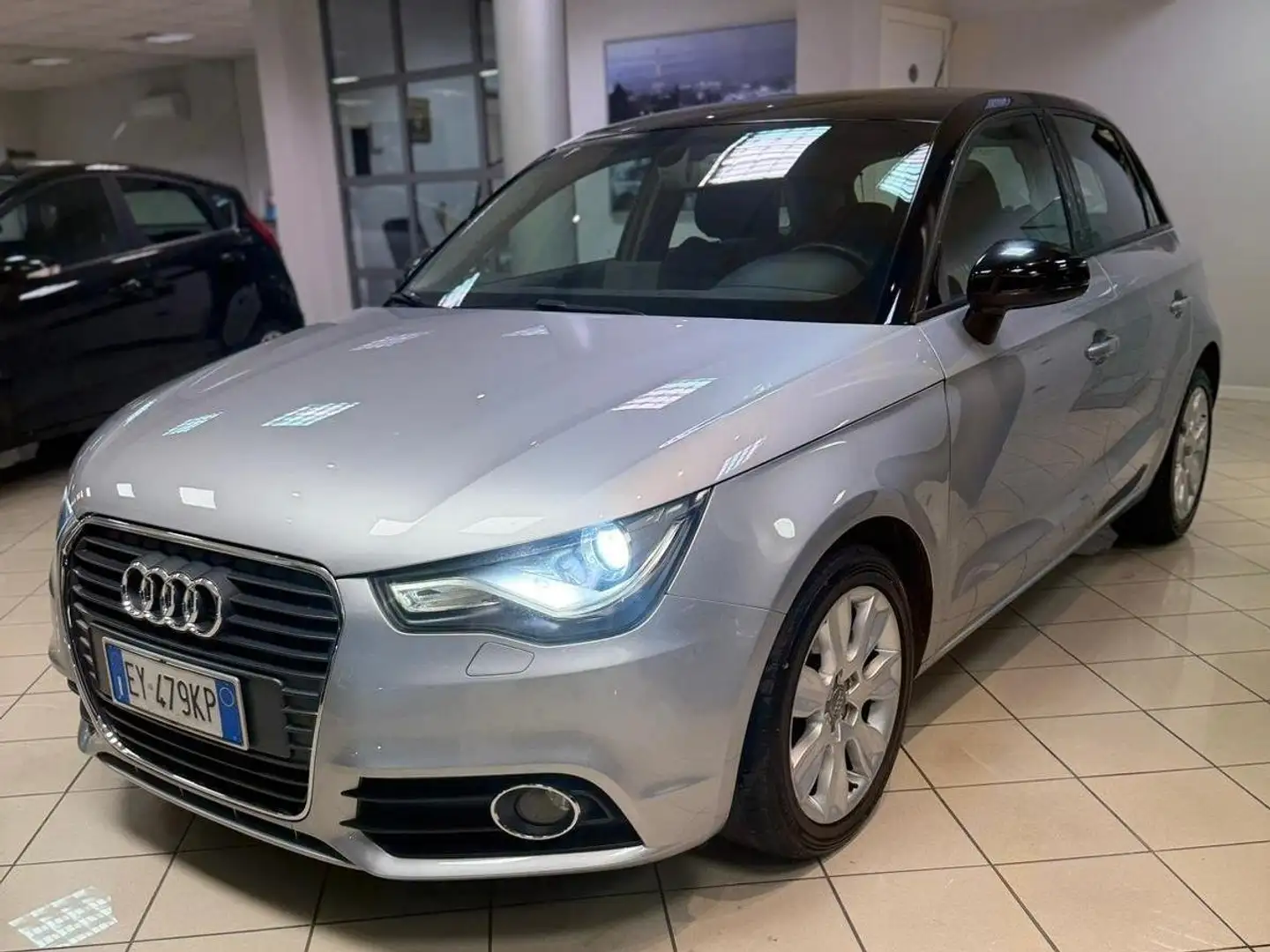 Audi A1 A1 2010 Sportback 1.6 tdi SLine Edition plus105cv Gris - 1