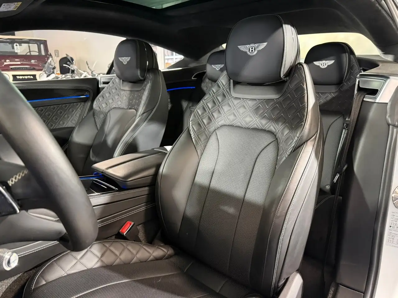 Bentley Continental GT 2022 — фото 10