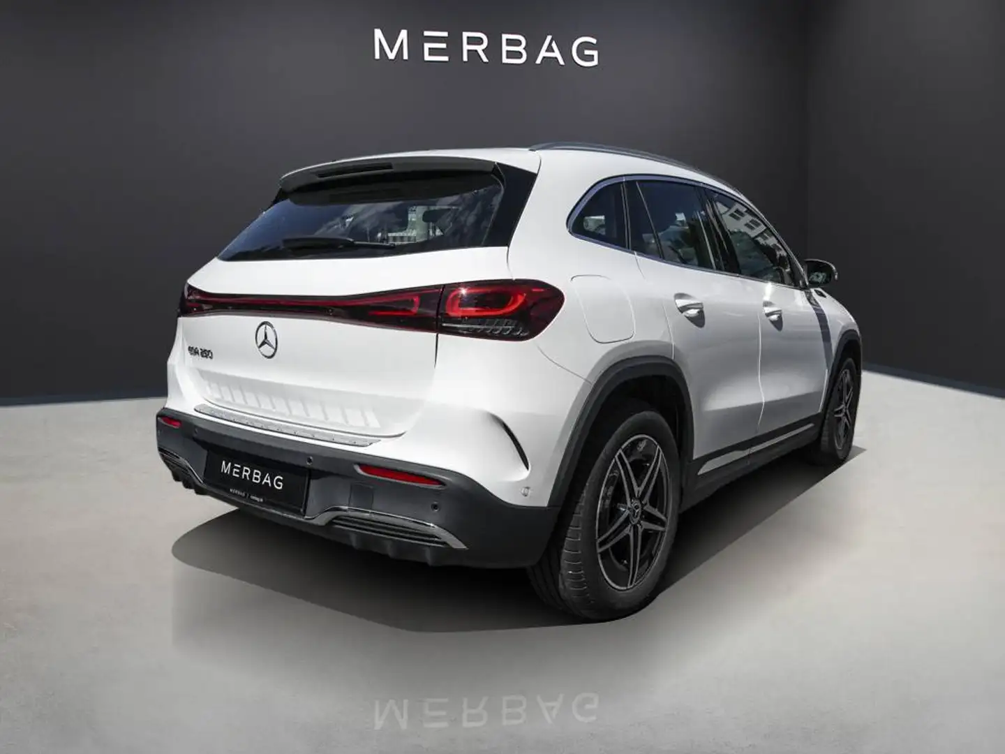Mercedes-Benz EQA 250 AMG-LINE MBUX DISTRONIC APPLE KAMERA LED Fehér - 2