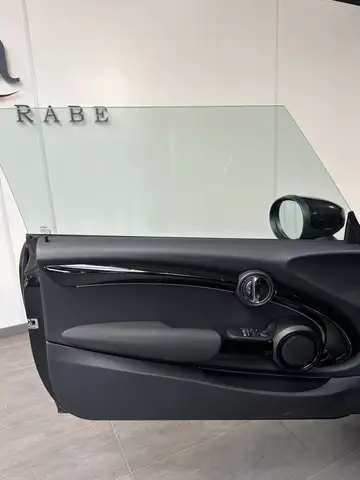 Mini Hatch view 7