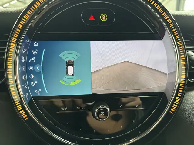 Mini Hatch view 18