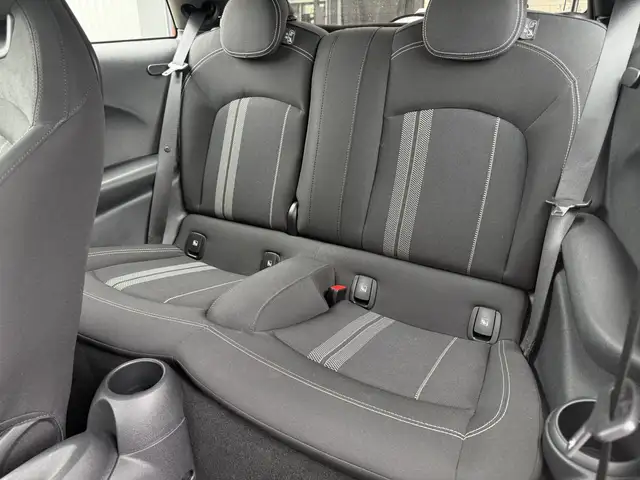 Mini Hatch view 11