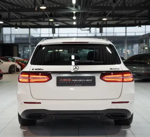 Mercedes-Benz E Class view 8