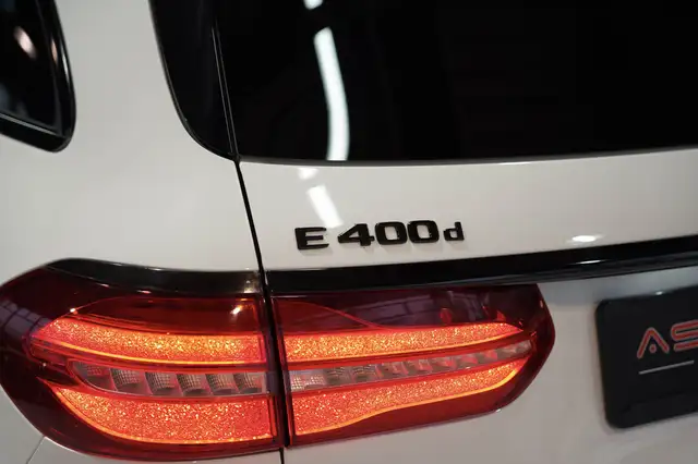 Mercedes-Benz E Class view 10