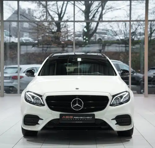 Mercedes-Benz E Class view 4