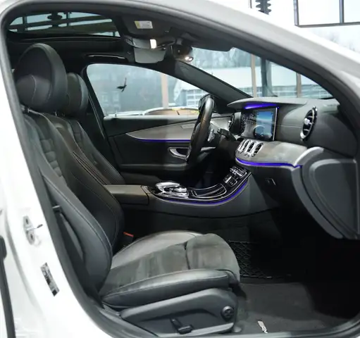Mercedes-Benz E Class view 15