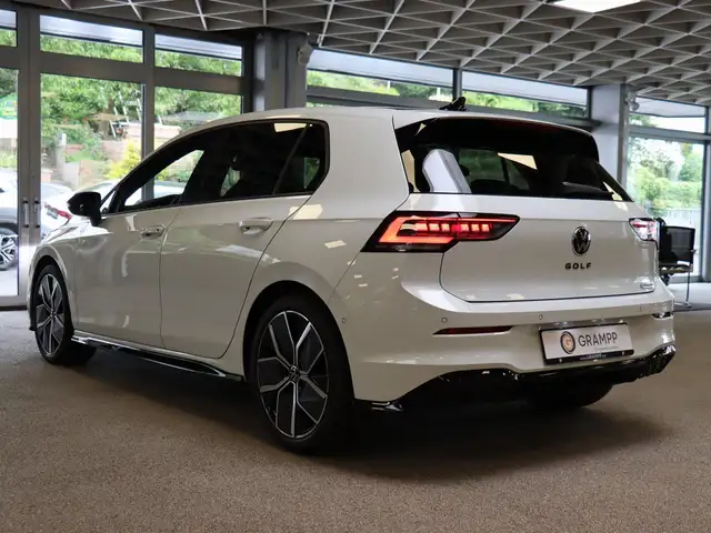 Volkswagen Golf view 2