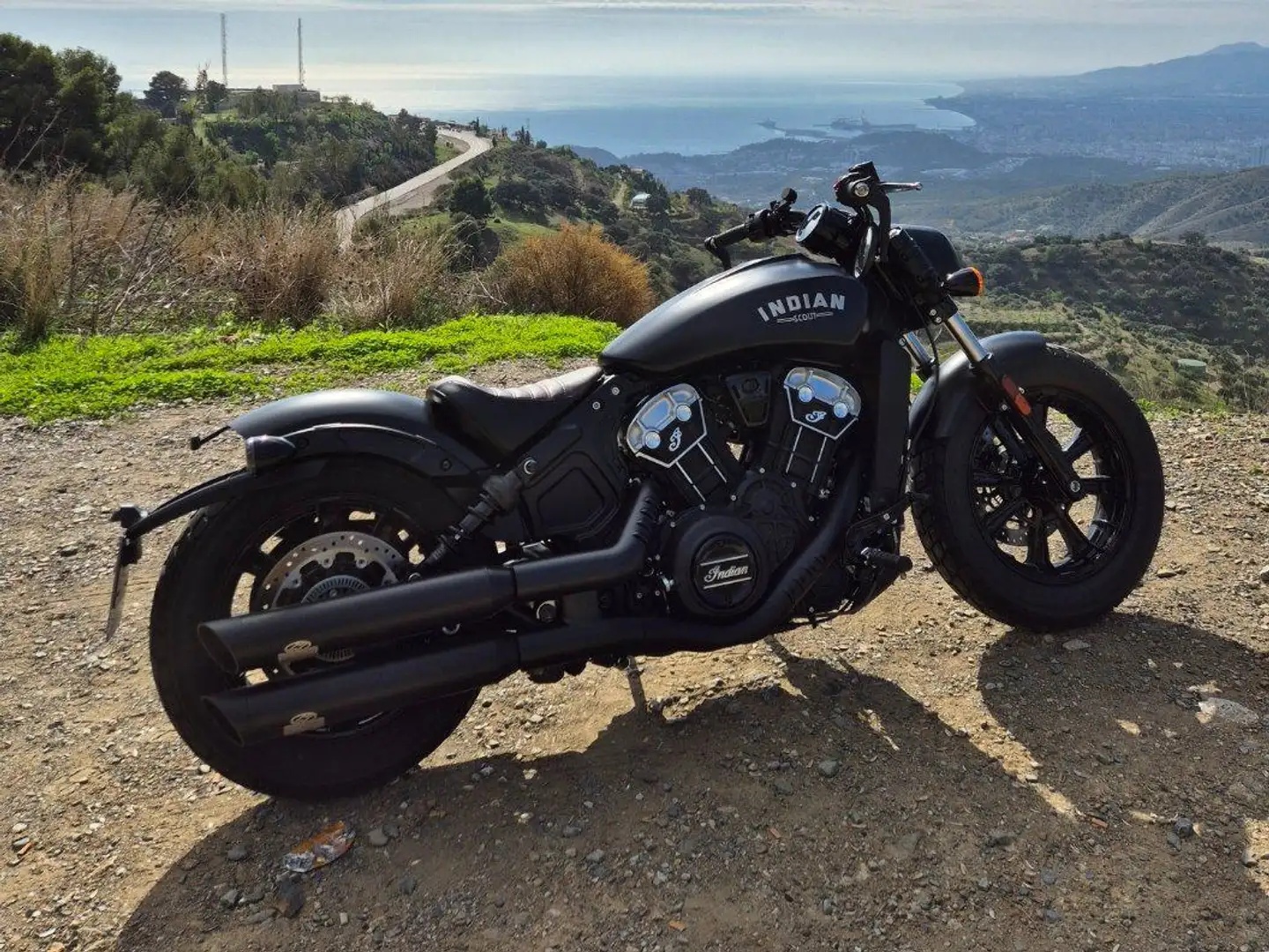 Indian Scout Bobber Nero - 1