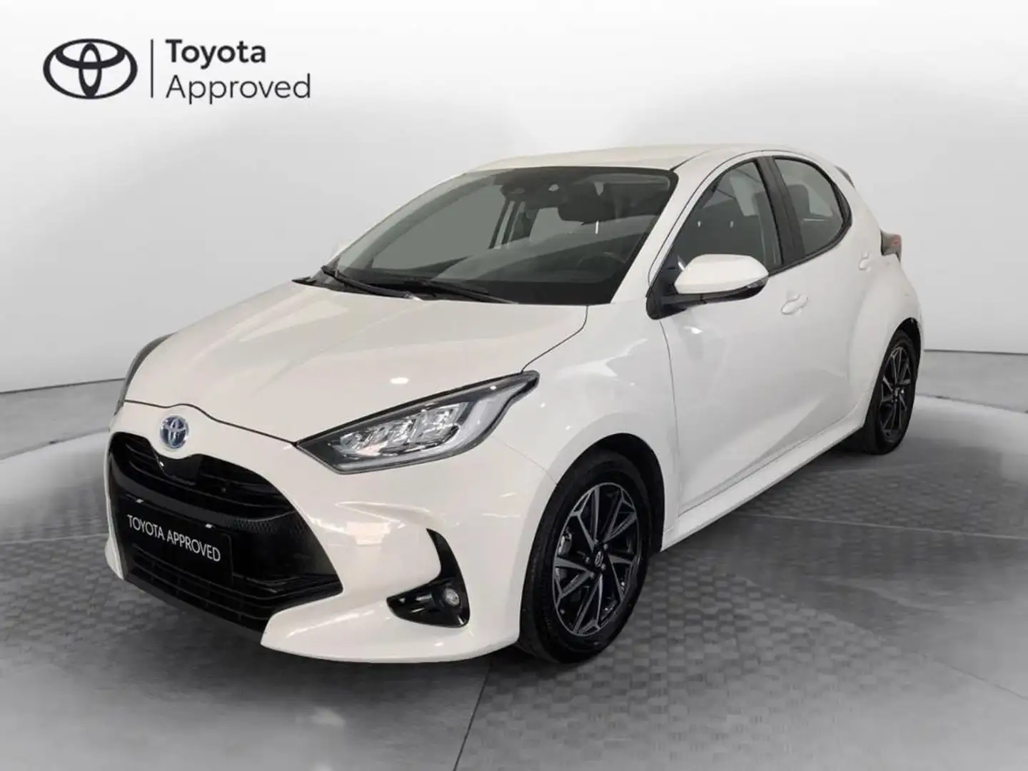Toyota Yaris 1.5 hybrid Trend Bianco - 1