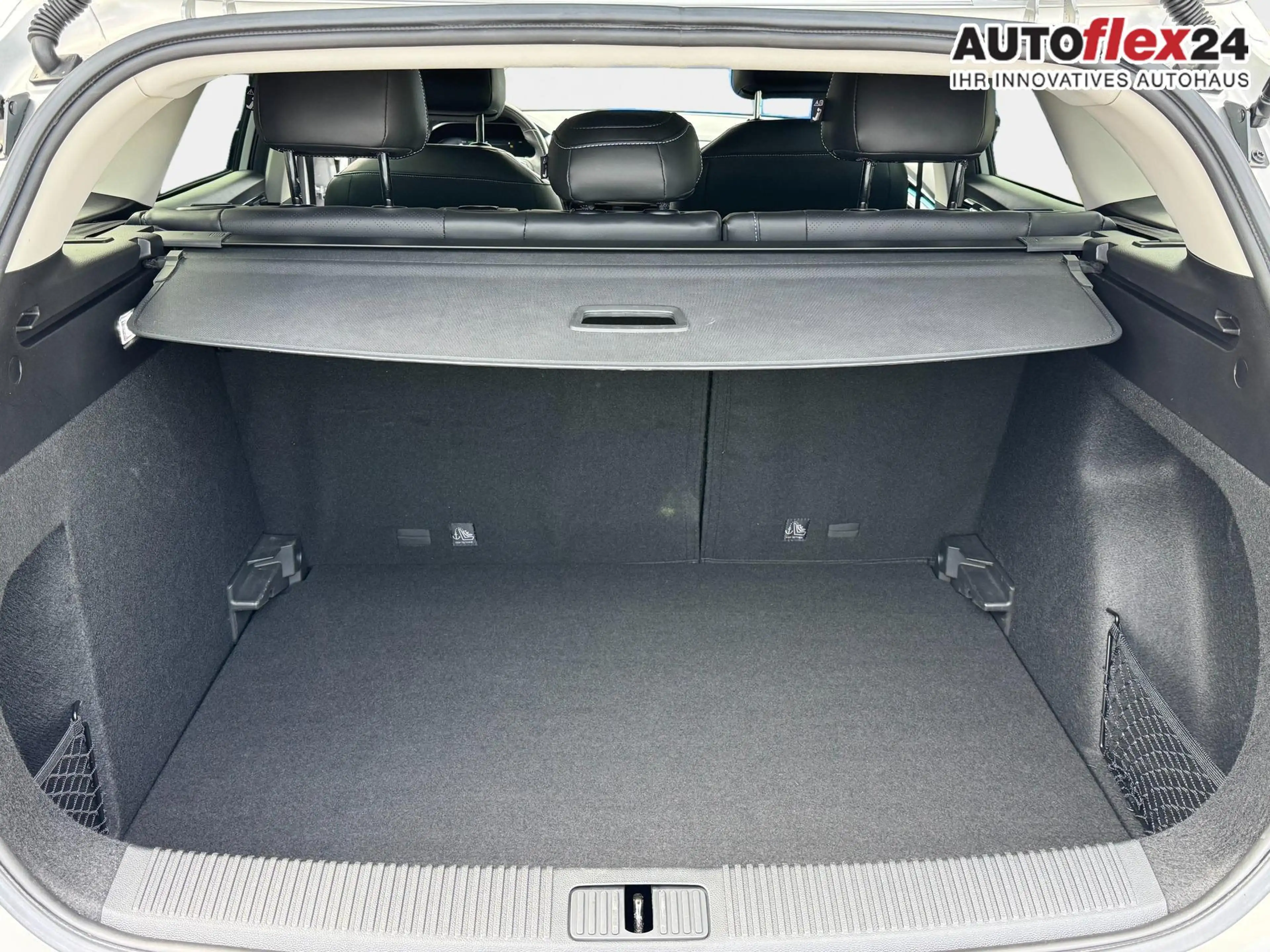 MG MG5 Luxury LED 360° PDC Leder AT 2zoKlima 130 kW (1... — photo 31