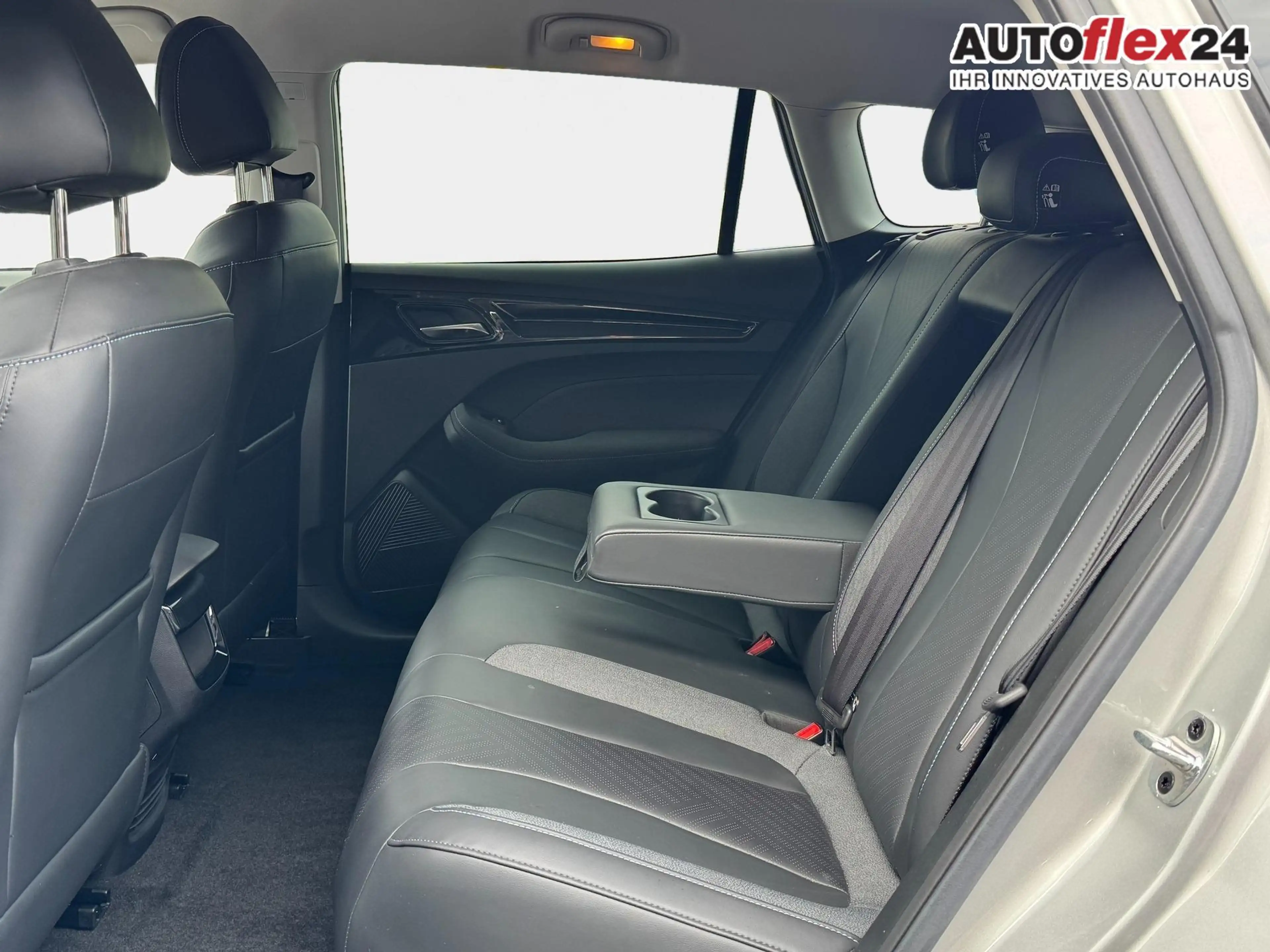 MG MG5 Luxury LED 360° PDC Leder AT 2zoKlima 130 kW (1... — photo 30