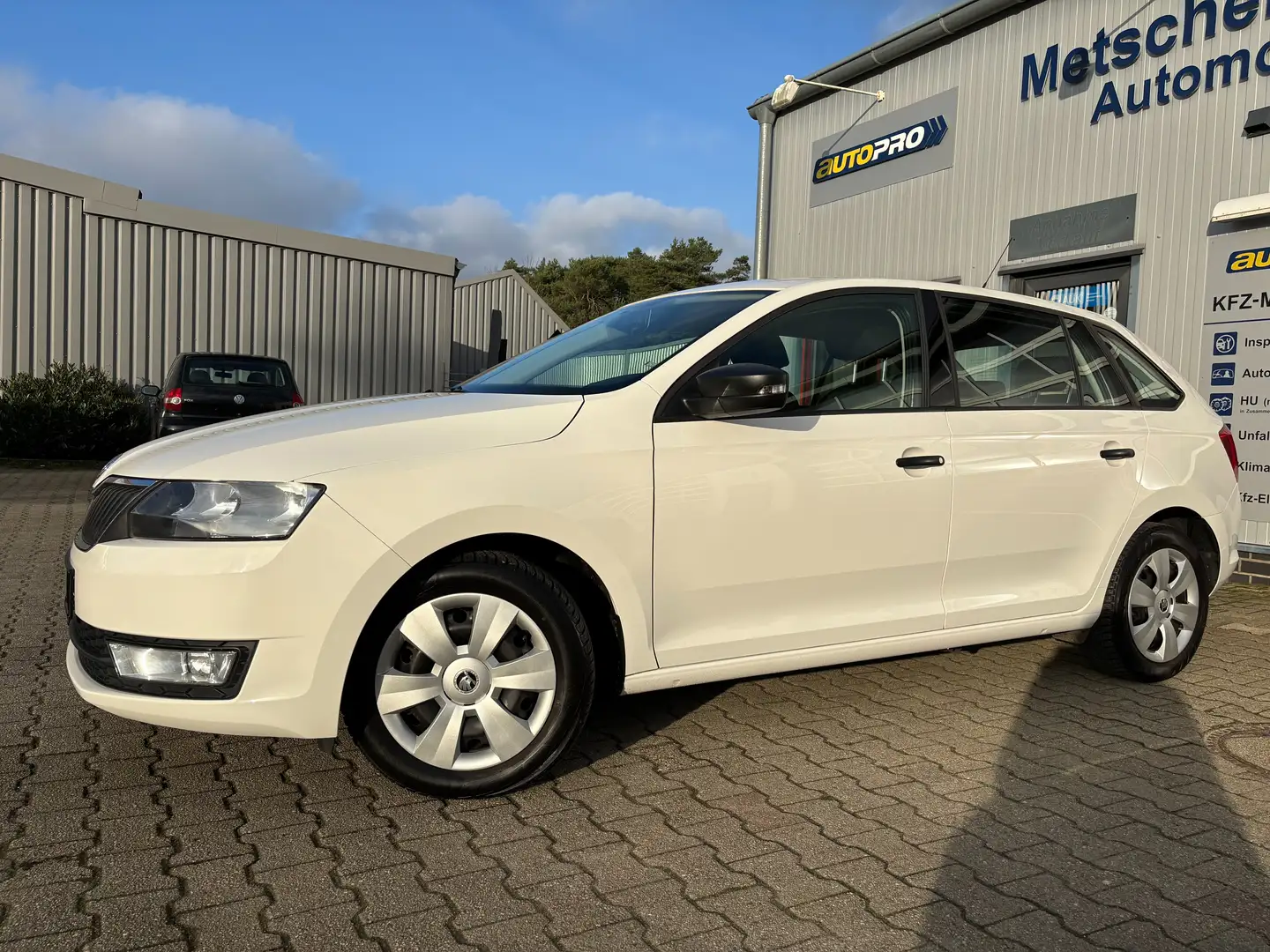 Skoda Rapid/Spaceback Active Alb - 2