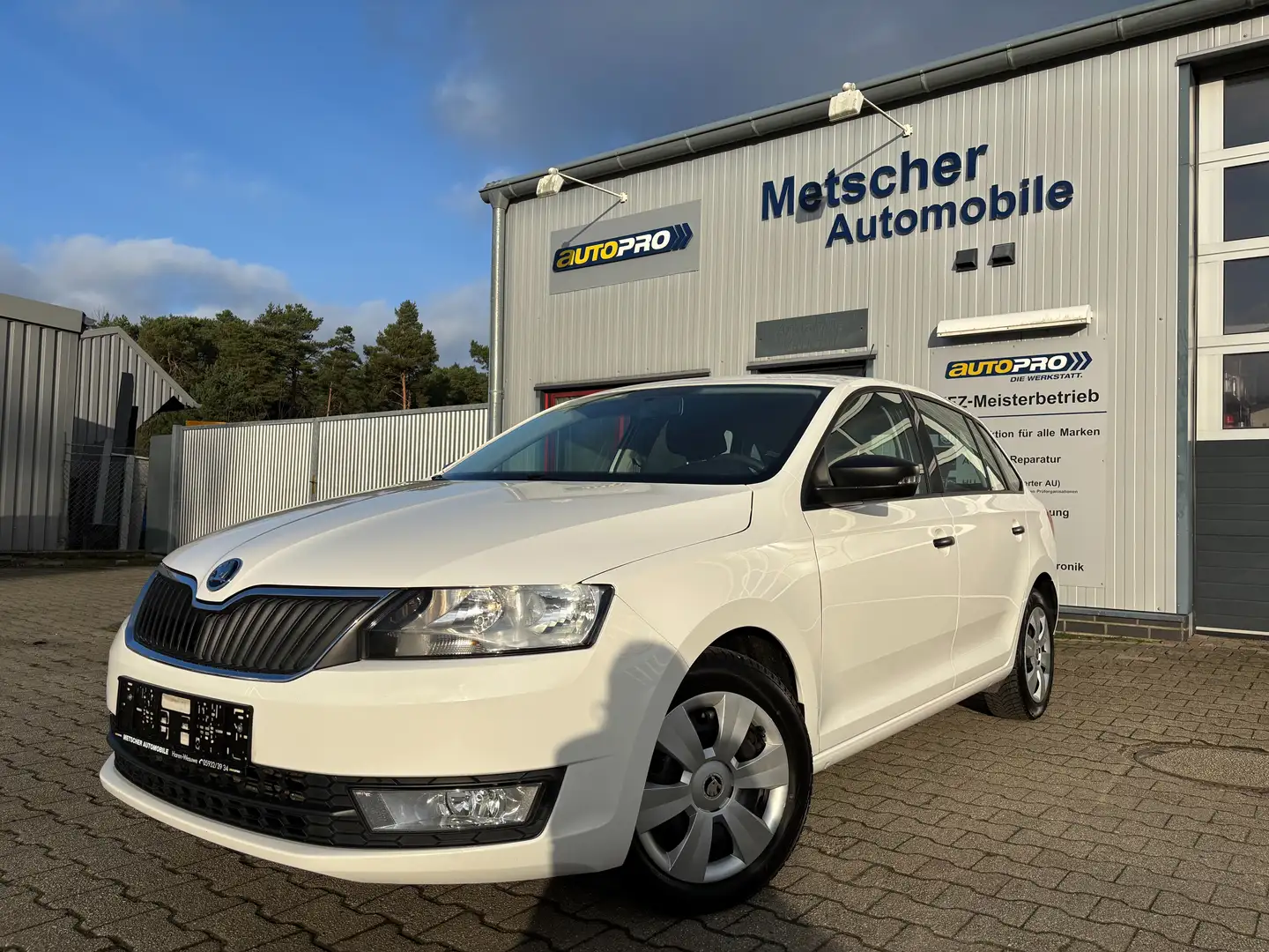 Skoda Rapid/Spaceback Active Alb - 1