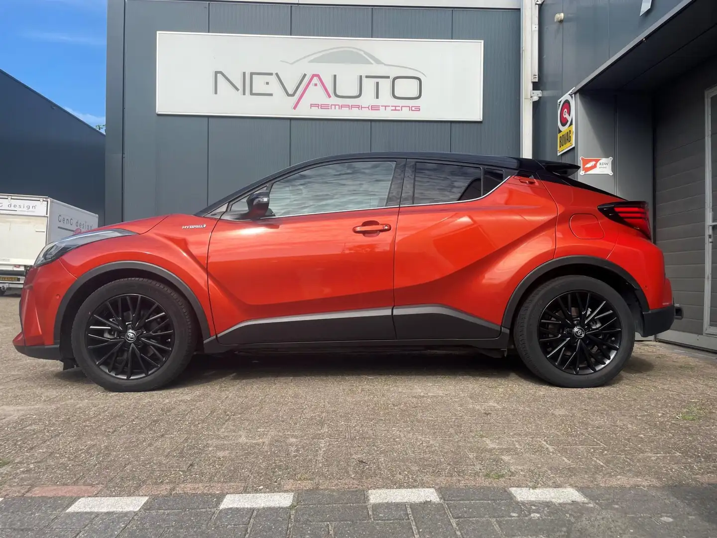 Toyota C-HR 2.0 Hybrid Launch Edition 184PK LEDER JBL STOELVER Orange - 2