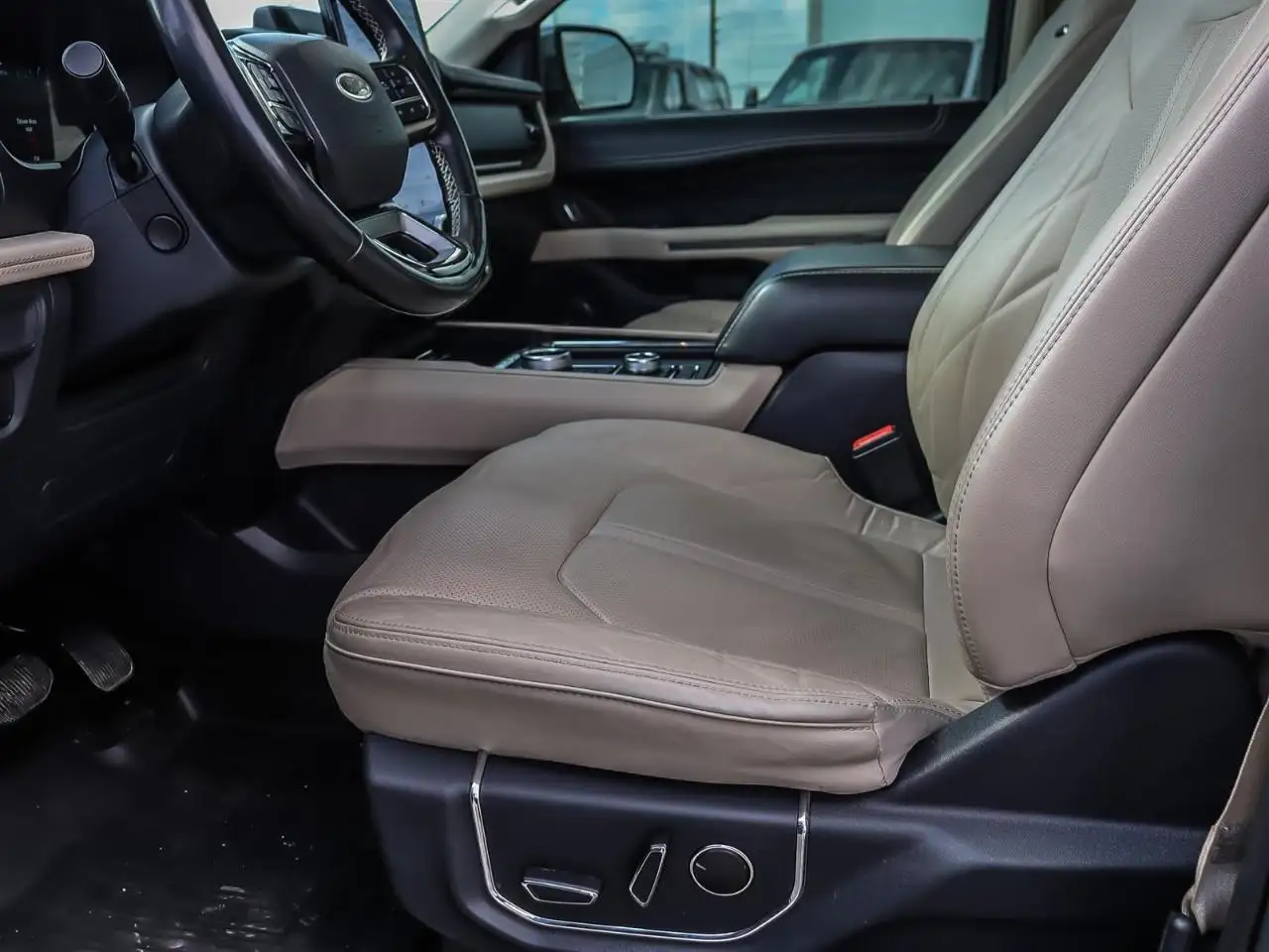 Ford Expedition снимка Ford Expedition