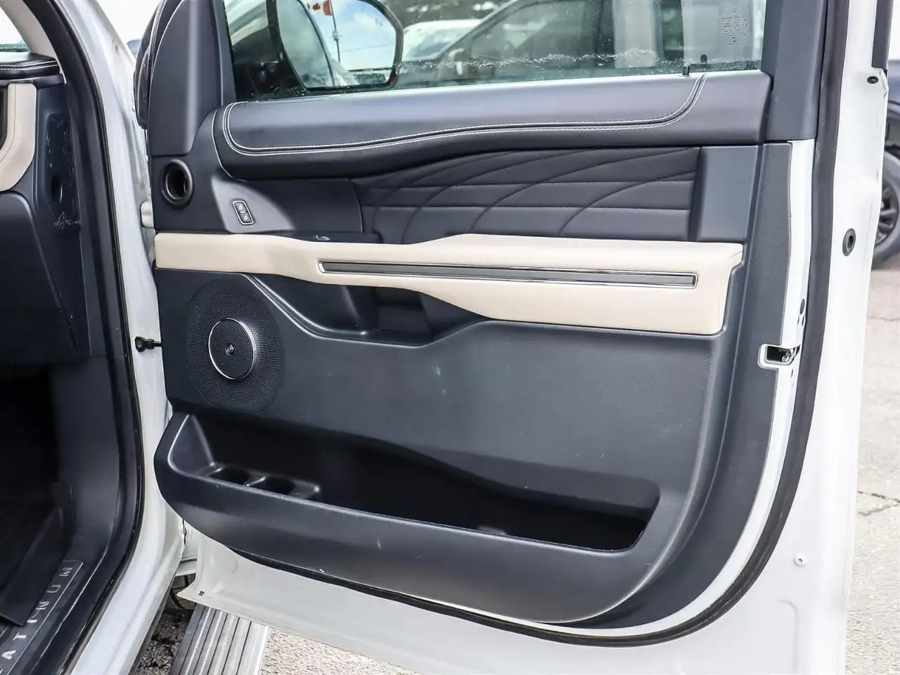 Ford Expedition снимка Ford Expedition