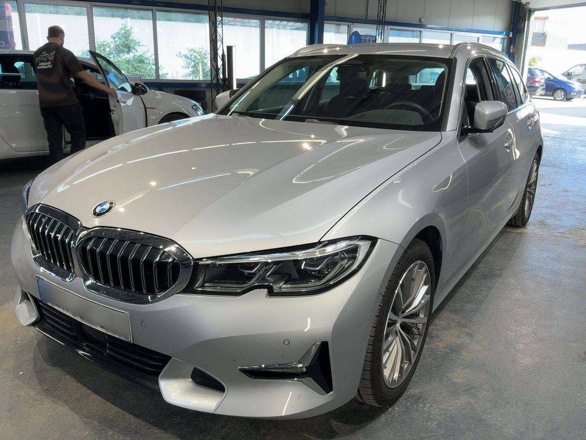 BMW 330