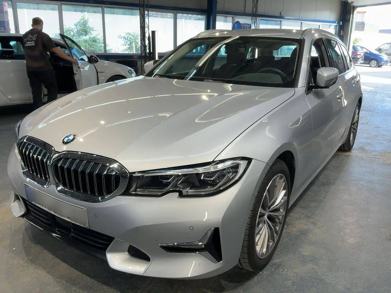 BMW 330