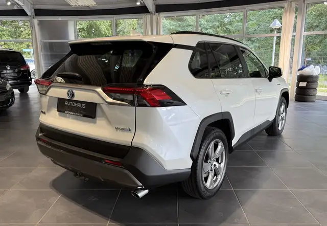 Toyota Rav4 view 6