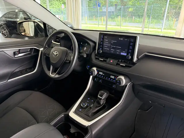 Toyota Rav4 view 10
