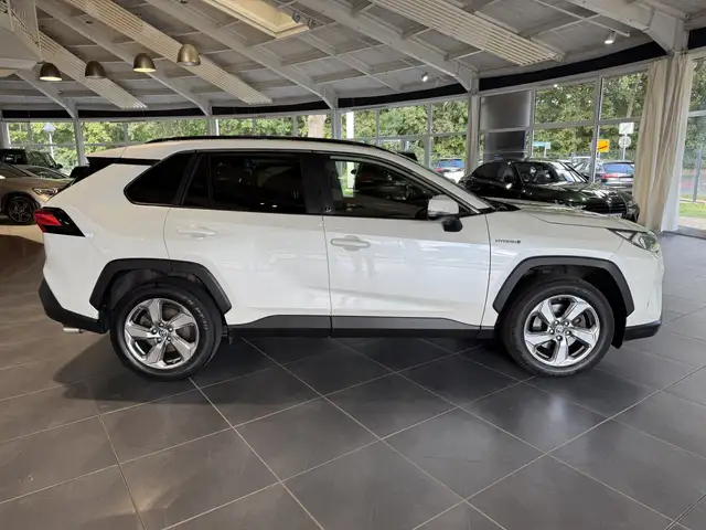 Toyota Rav4 view 8