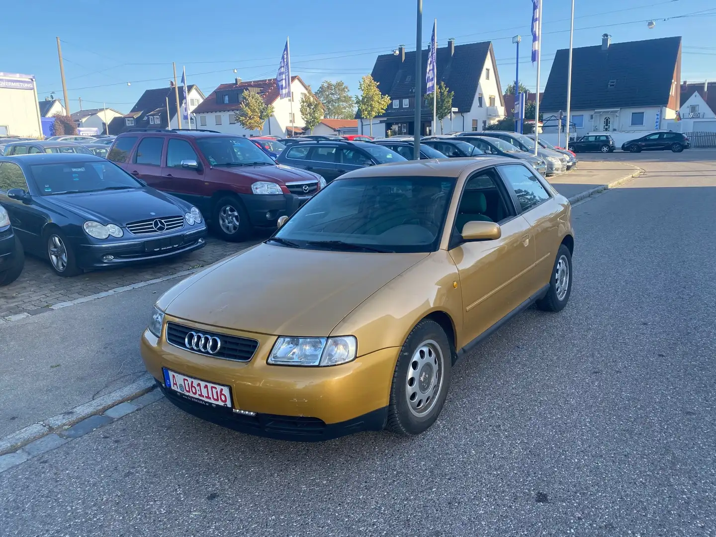 Audi A3 1.6 Attraction Zlatá - 2