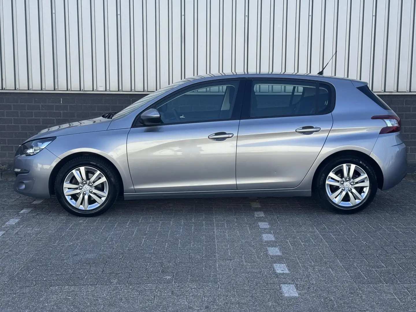 Peugeot 308 1.6 THP Active AIRCO | CRUISE CONTROL Grijs - 2