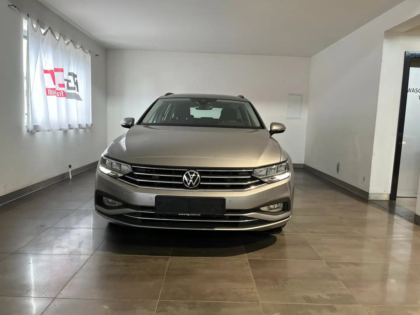 Volkswagen Passat Variant 2.0 TDI Business LED NAVI ACC APP-CONNECT Grau - 1
