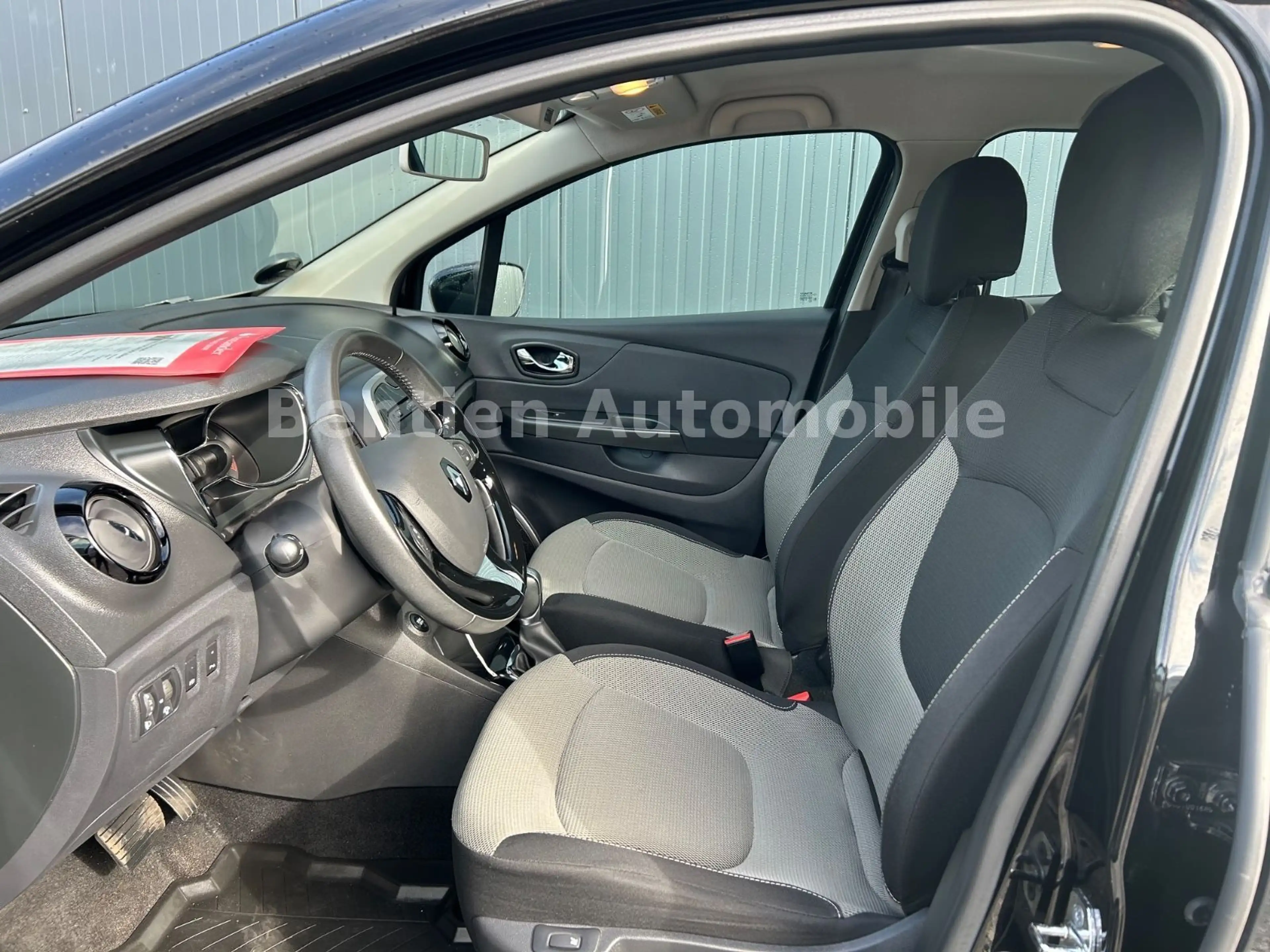 Renault Captur Experience,Navi,SHZ,AHK,PDC,Klima — photo 7