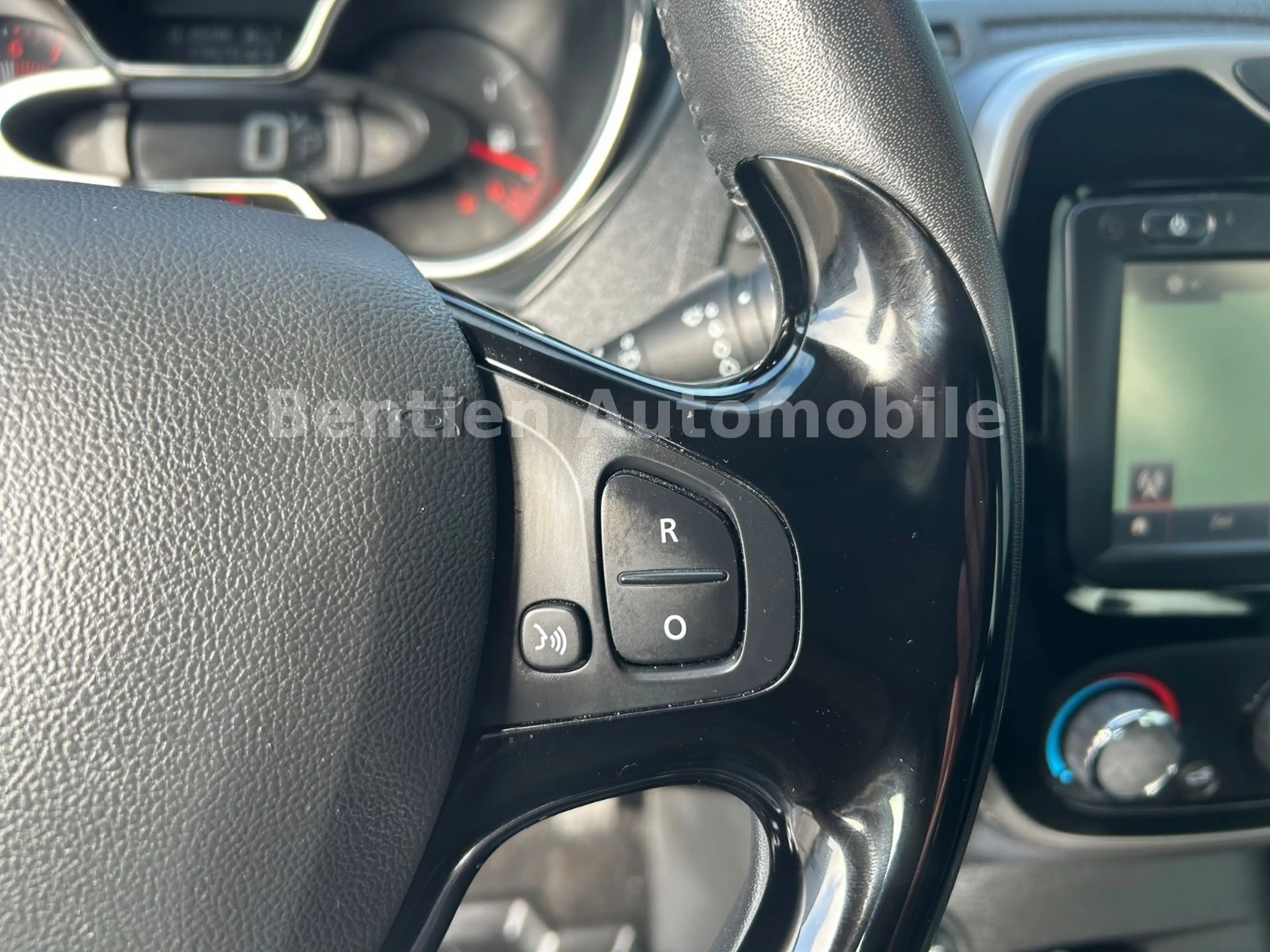 Renault Captur Experience,Navi,SHZ,AHK,PDC,Klima — photo 14