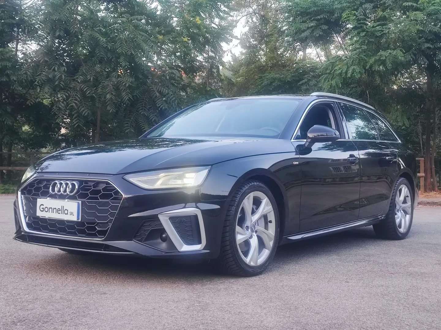 Audi A4 Avant 40 2.0 tdi S line edition 204cv s-tronic Nero - 2