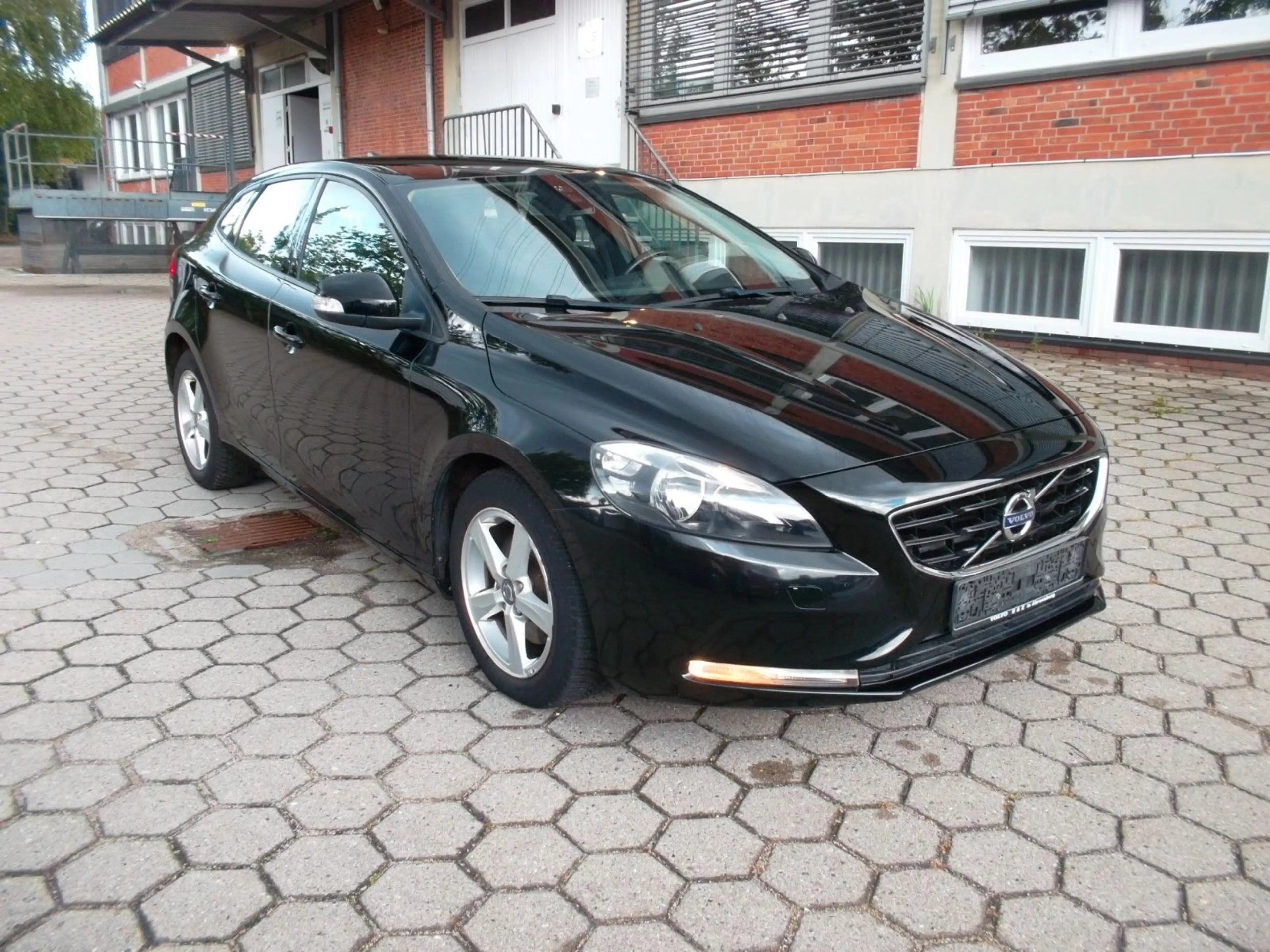 Volvo V40 1,6 Kinetic, 1.HAND — photo 4
