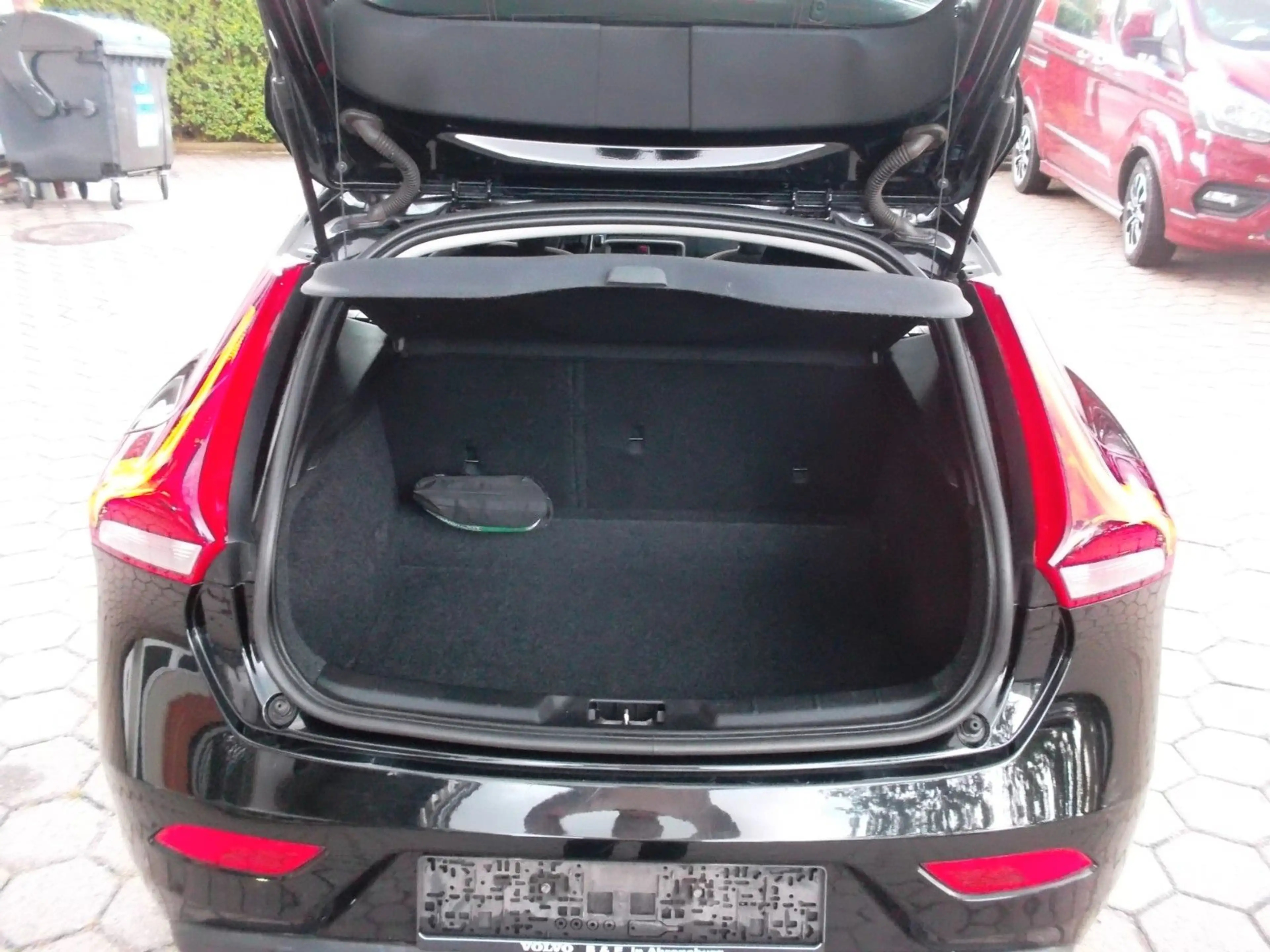 Volvo V40 1,6 Kinetic, 1.HAND — photo 7
