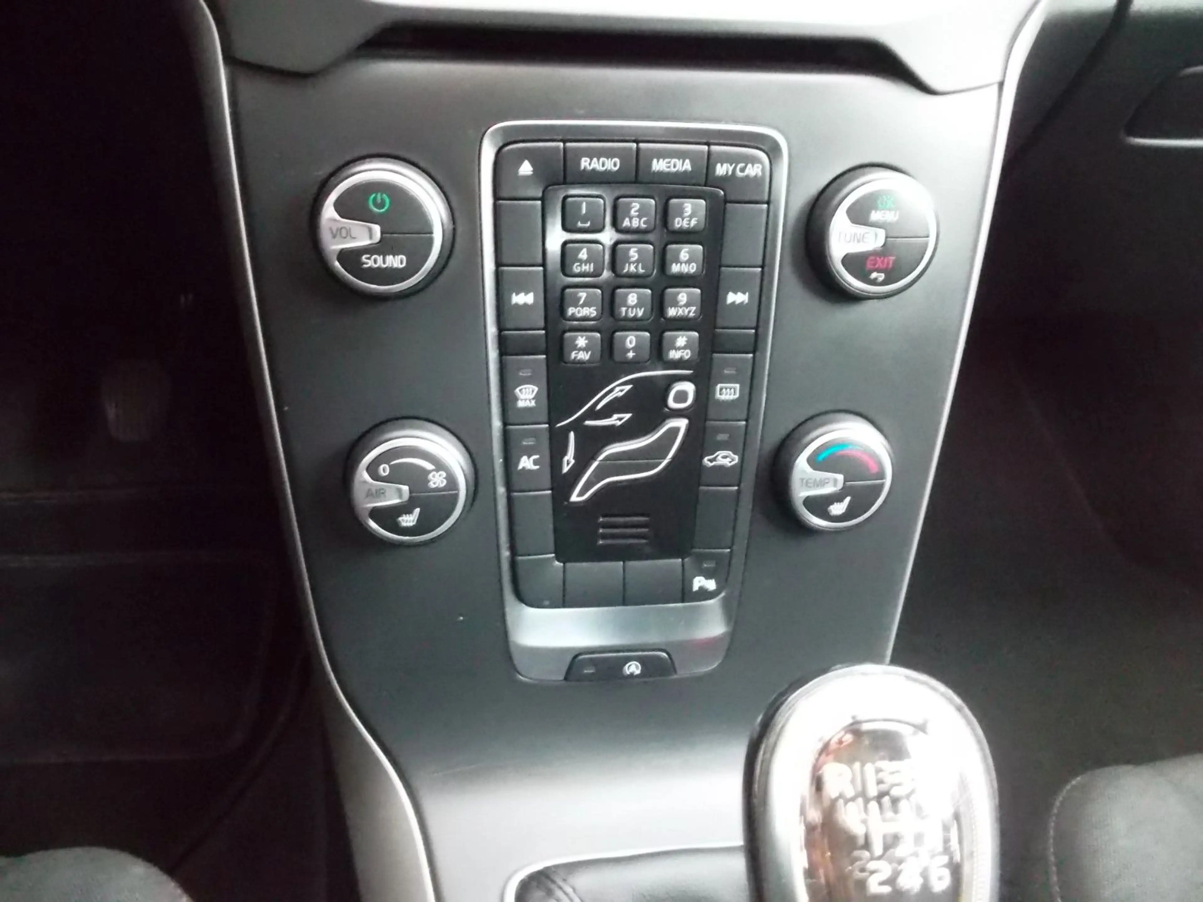 Volvo V40 1,6 Kinetic, 1.HAND — photo 13