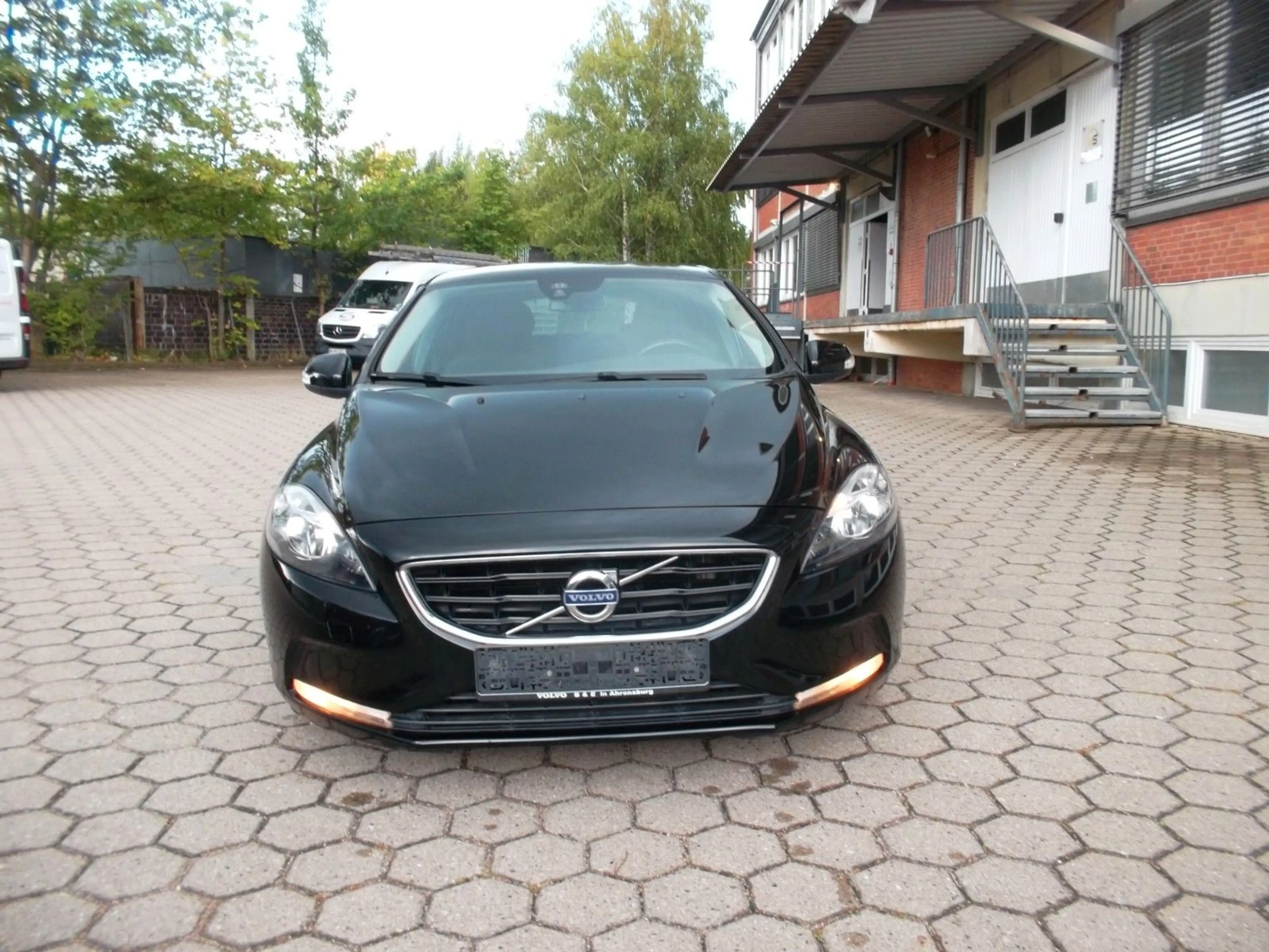 Volvo V40 1,6 Kinetic, 1.HAND — photo 2