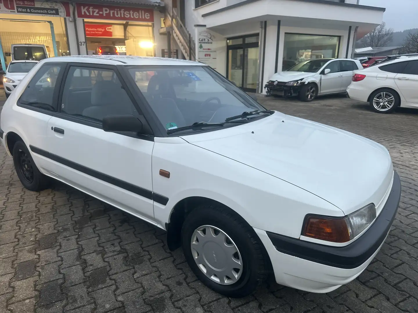 Mazda 323 2 Türe Automatik Blanco - 2