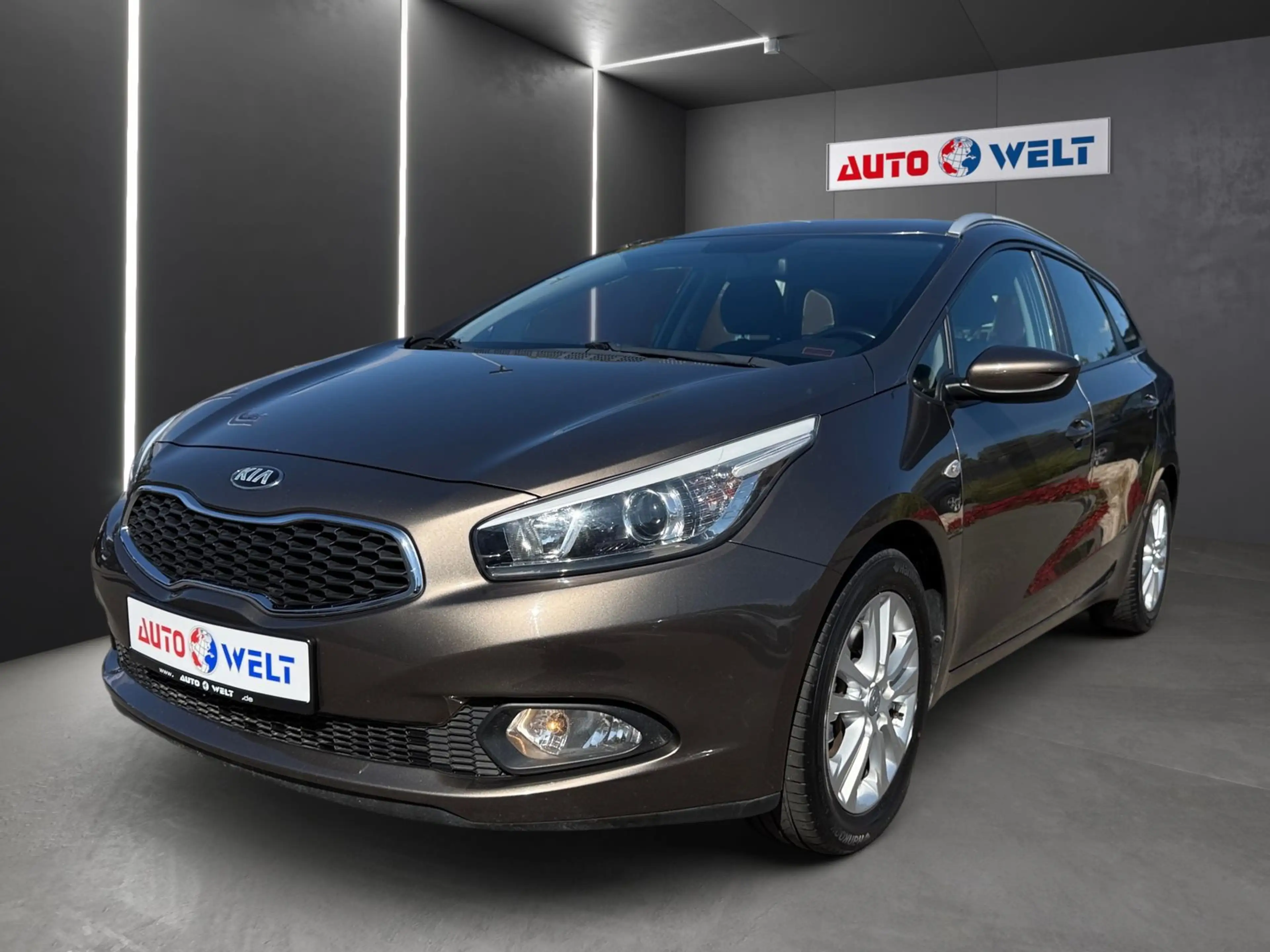 Kia Ceed / cee'd Ceed SW 1.6 Dream Team Sitzheizung AHK PDC Klima
