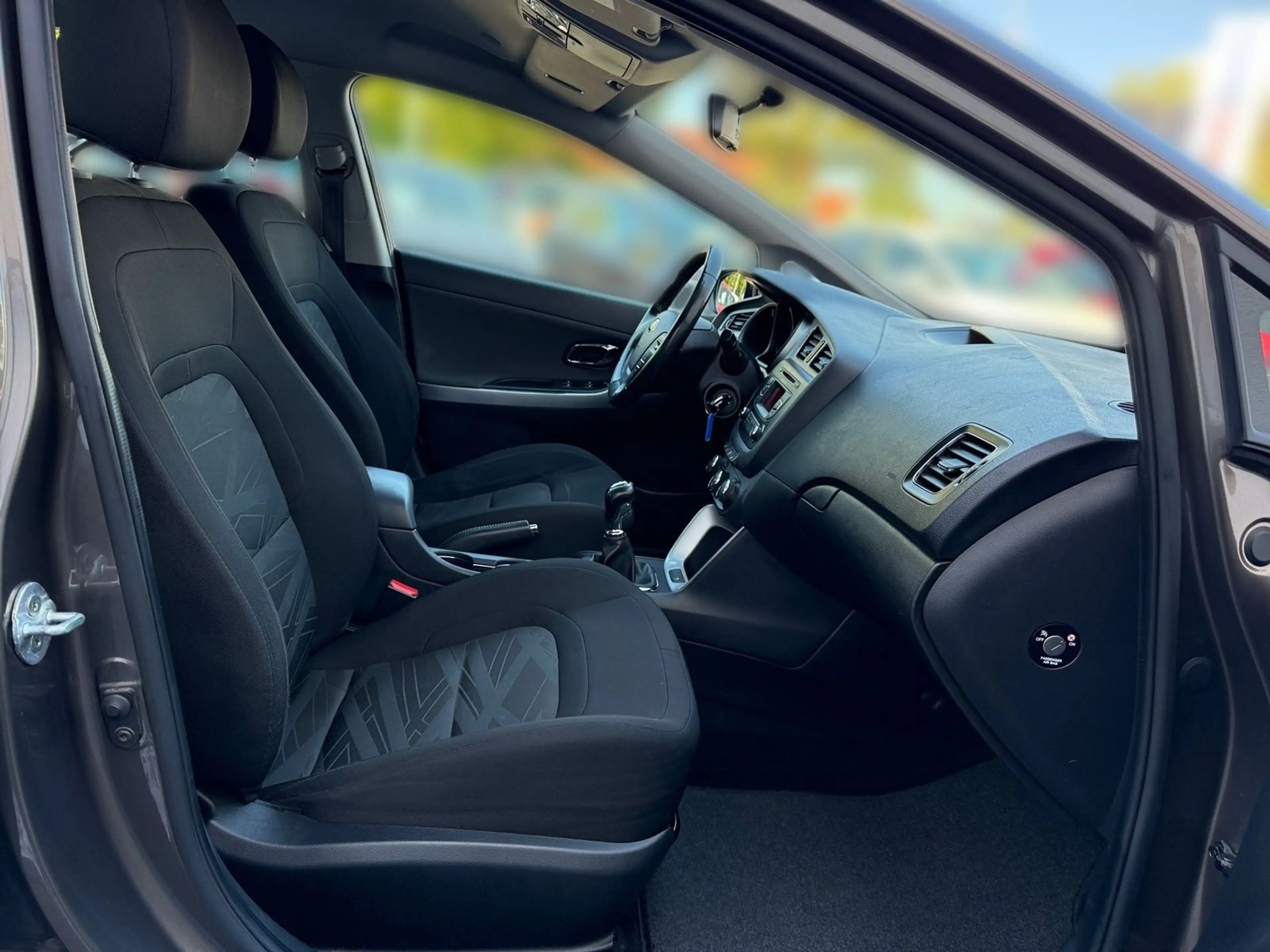 Kia Ceed / cee'd Ceed SW 1.6 Dream Team Sitzheizung AHK PDC Klima — photo 15