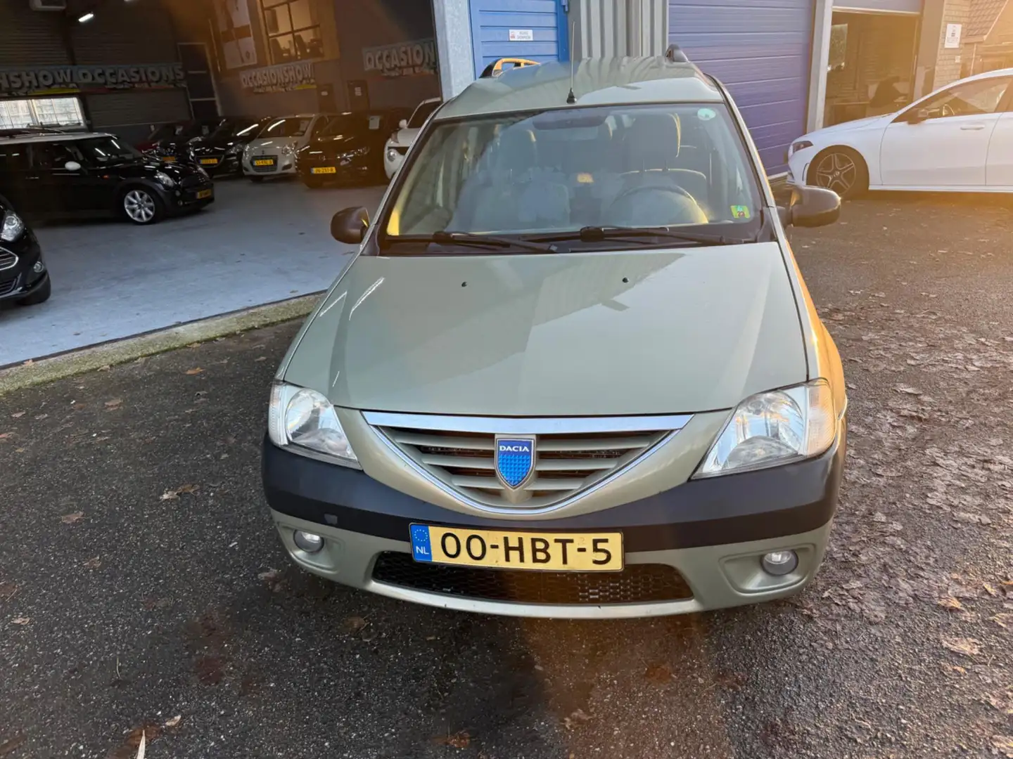 Dacia Logan MCV 1.6-16V Lauréate 7p. Beige - 2