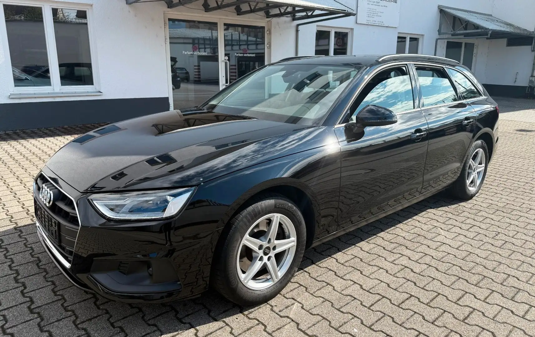 Audi A4 Avant 35 TFSI S-Tronic NAVI/SHZ/1HAND Noir - 1